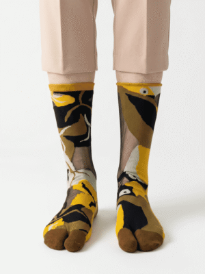 CALCETINES media tabi estampado abstracto negro y mostaza